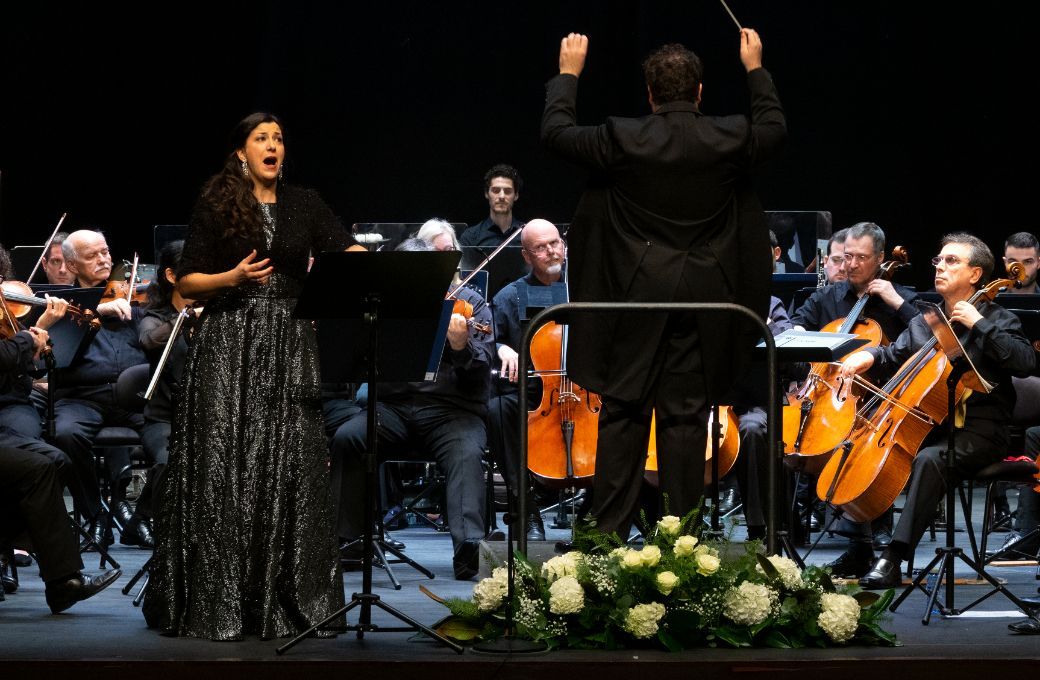 Miren Urbieta-Vega y Jos&eacute; Miguel P&eacute;rez-Sierra junto a la OSG &copy; Alfonso Rego