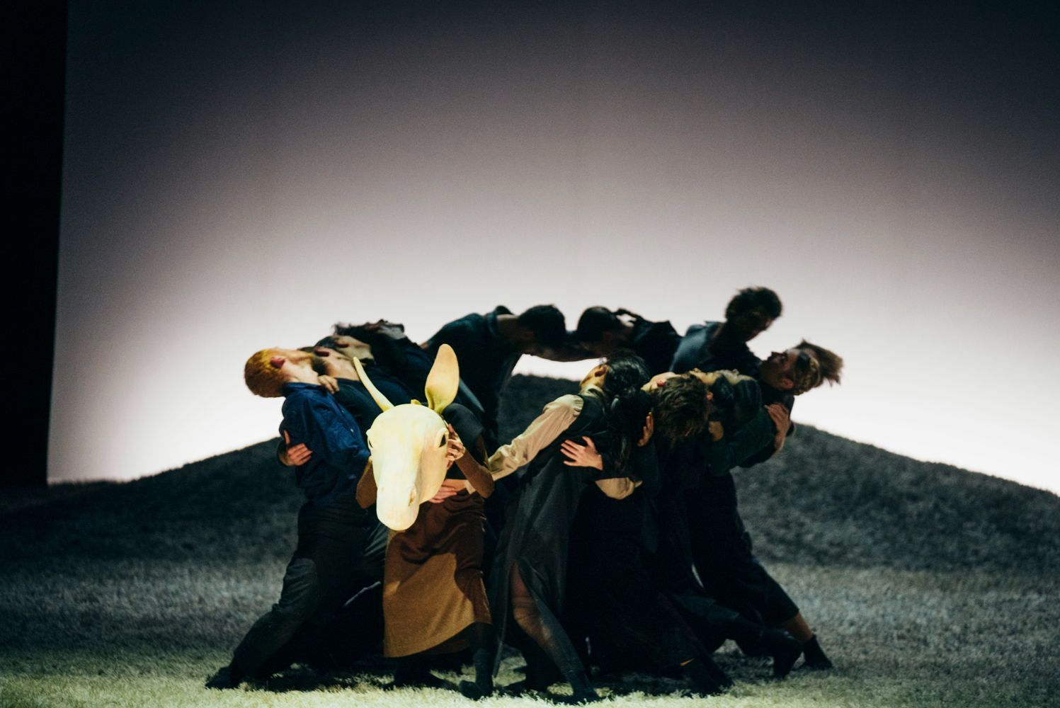 Opera Ballet Vlaanderen in Ella Rothschild's <i>Petroesjka</i> © OBV/Filip Van Roe