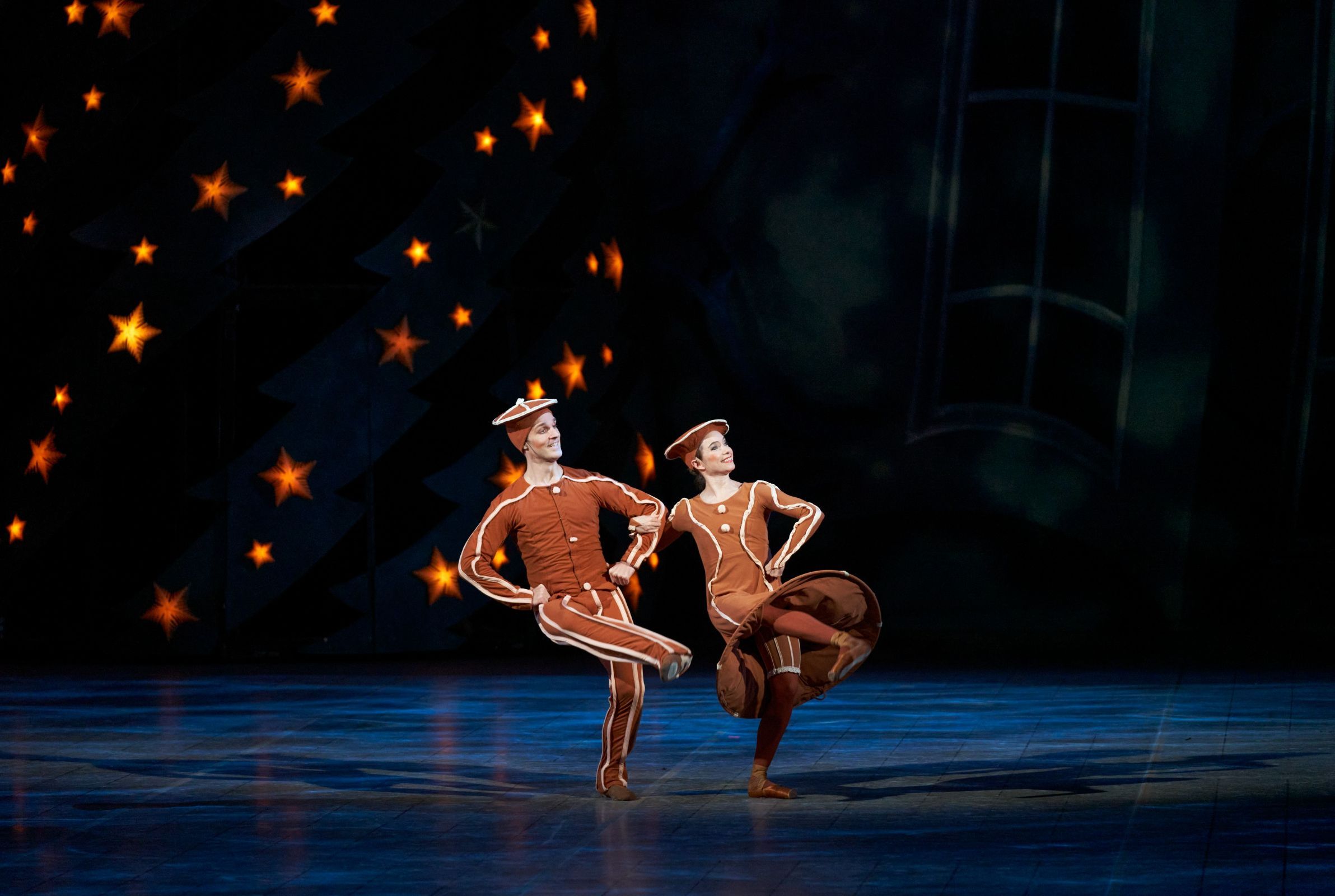 Jonatan Davidsson and Natalie Nordquist in Pär Isberg's <i>The Nutcracker</i> &copy; Nils Emil Nylander