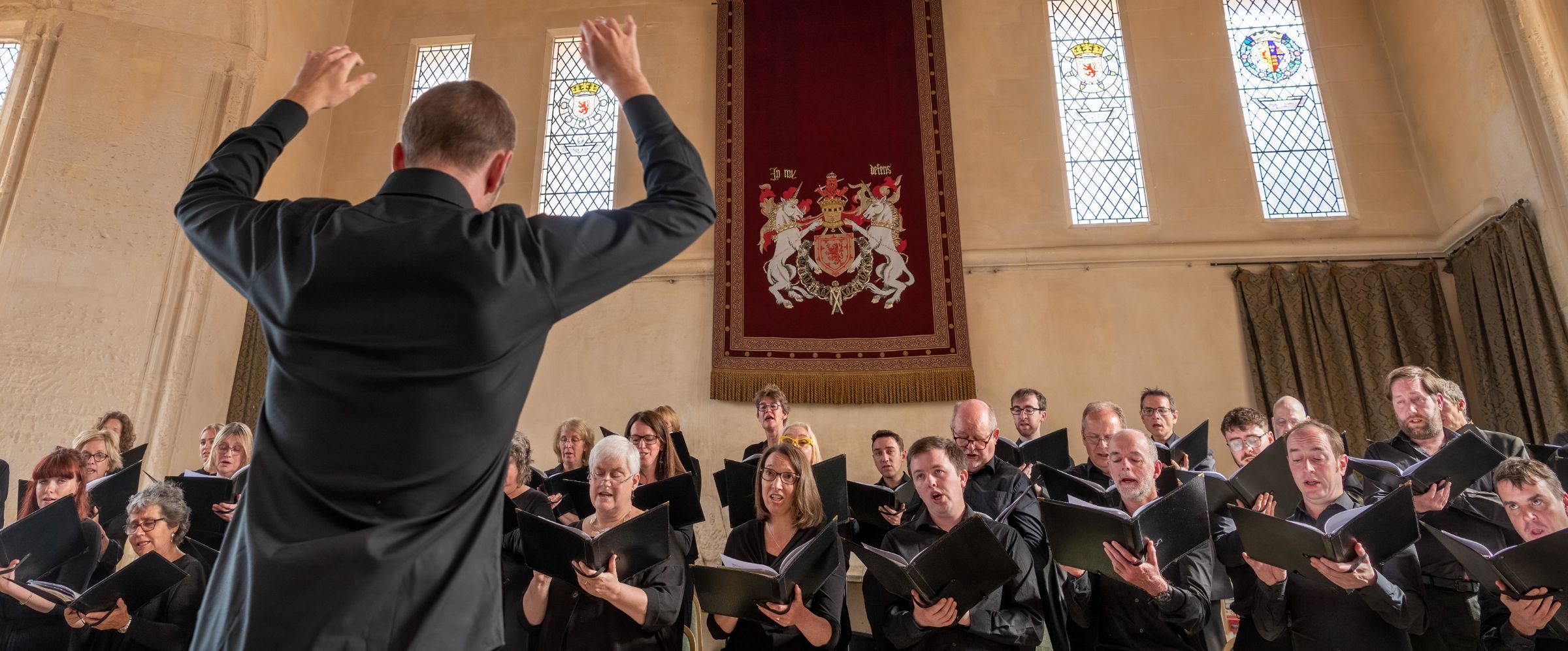 The SCO Chorus and Gregory Batsleer © Christopher Bowen (2022)