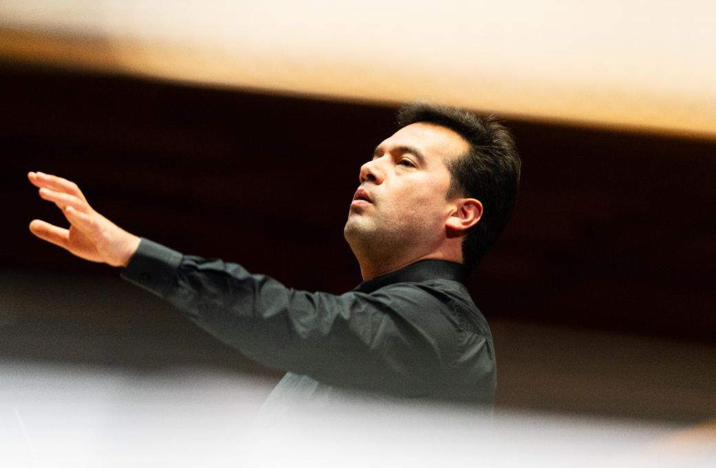 Robert Treviño en répétition avec l'Orchestre Philharmonique de Radio France © Edouard Brane