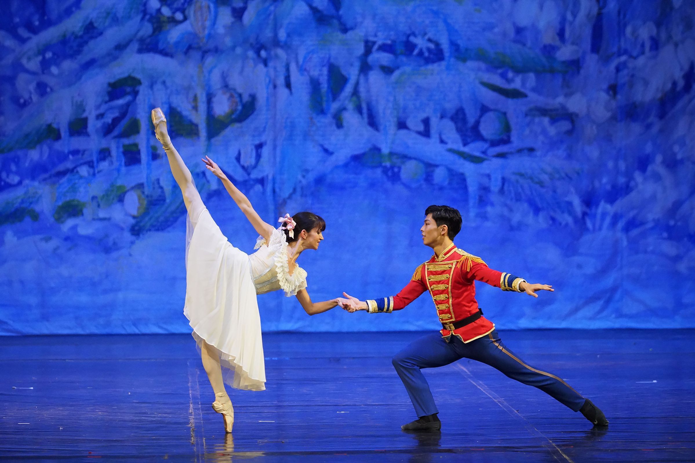 Carmen Demirtash as Marie and Filipp Sartorelli as the Nutcracker in Uralsky's <i>The Nutcracker</i> © Ballet of the State Opera Stara Zagora Bulgary
