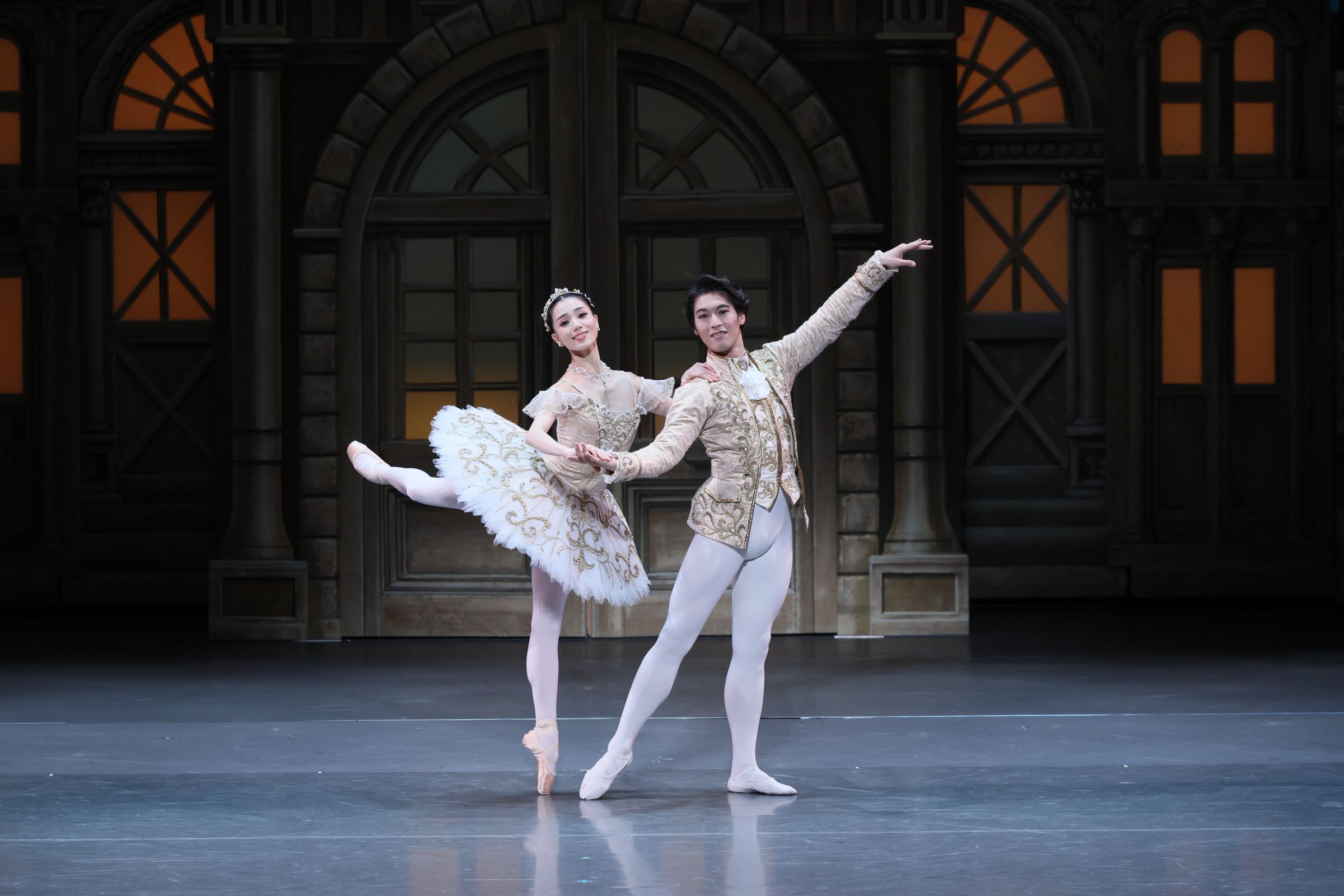 Ayako Ono as Clara and Yudai Fukuoka as the Prince in <i>The Nutcracker and the Mouse King</i> © Kiyonori Hasegawa