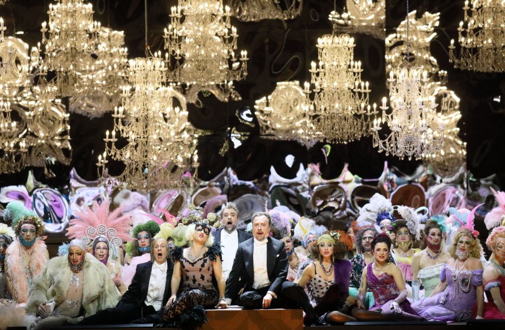 <i>Die Fledermaus</i> &copy; Wilfried Hösl