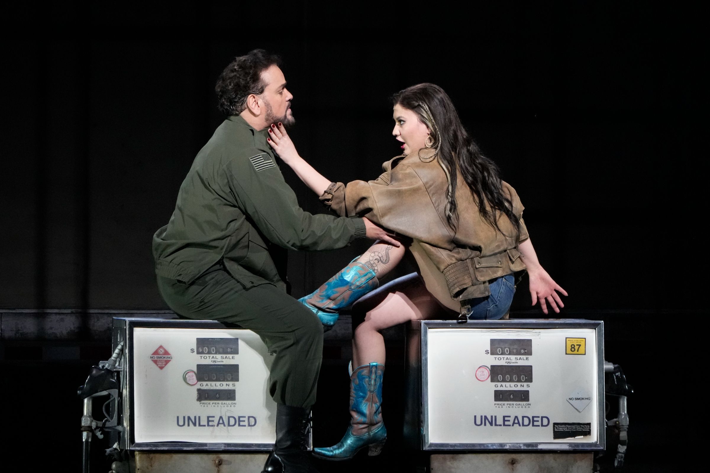 Rafael Davila (Don José) and Aigul Akhmetshina (Carmen) &copy; Ken Howard | Met Opera