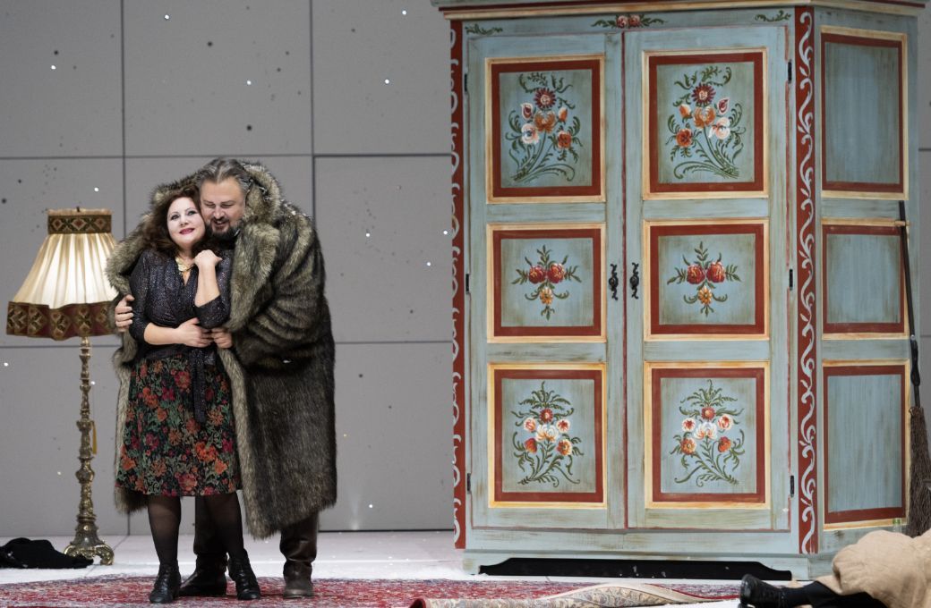 Enkelejda Shkoza (Solocha) und Alexey Tikhomirov (Tschub) &copy; Monika Rittershaus