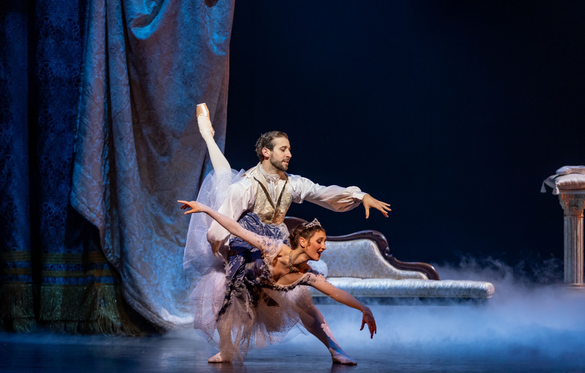 Bruno Micchiardi as Cinders and Jessica Fyfe as Princess Louise in <i>Cinders!</i> &copy; Andy Ross