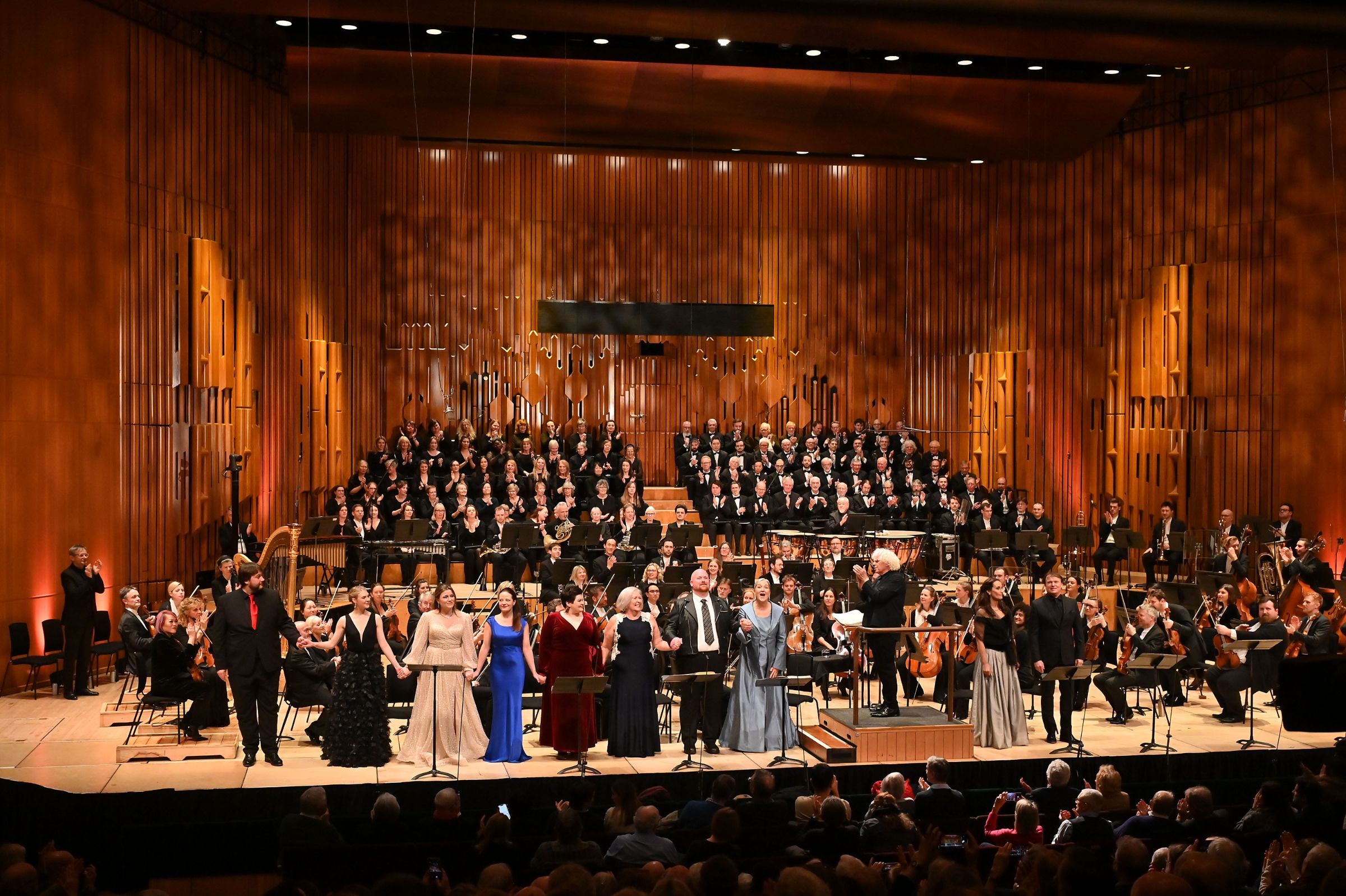 The cast, London Symphony Orchestra and Chorus © LSO | Mark Allan