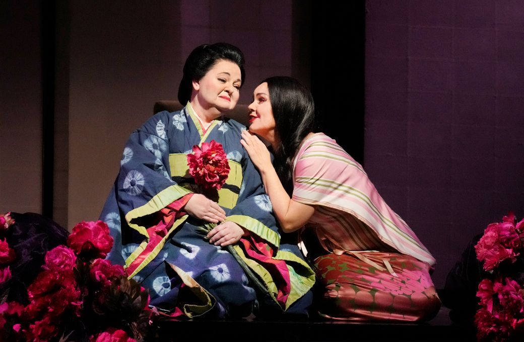 Elizabeth DeShong (Suzuki) and Aleksandra Kurzak (Cio-Cio-San) &copy; Ken Howard | Met Opera