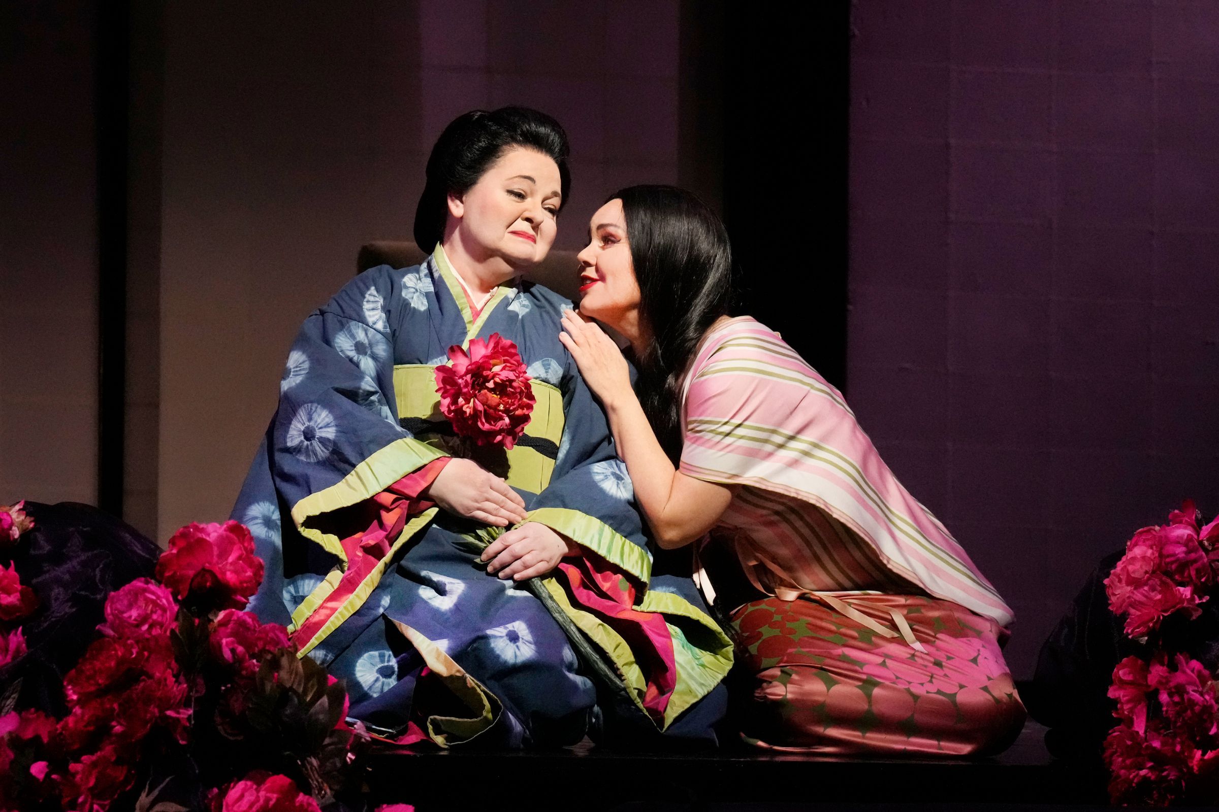 Elizabeth DeShong (Suzuki) and Aleksandra Kurzak (Cio-Cio-San) &copy; Ken Howard | Met Opera