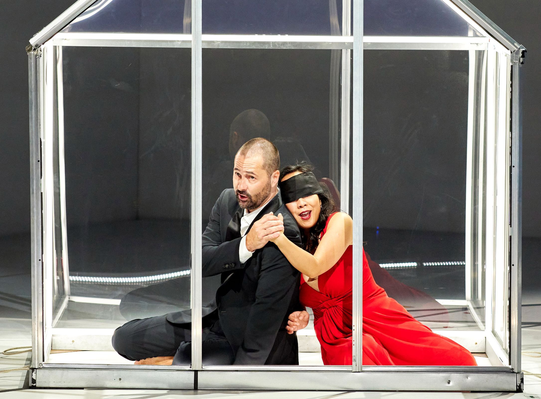 Christophe Dumaux (Orpheus) and Sandy Leung (Eurydice) &copy; Keith Saunders