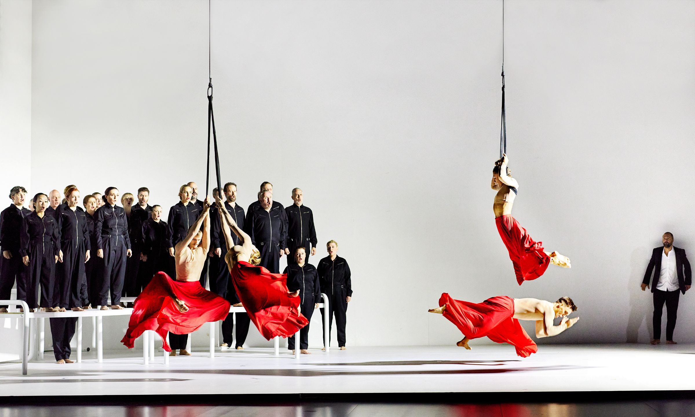 Opera Australia Chorus and Circa Ensemble &copy; Keith Saunders