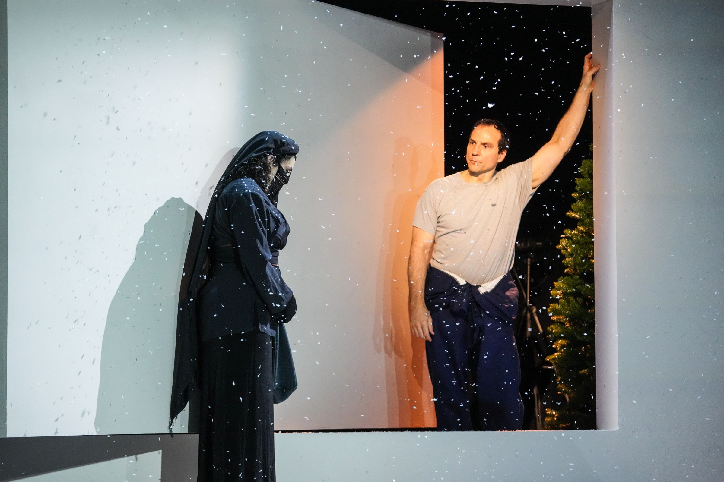 <i>Adoration</i> © Steven Pisano for Bachtrack