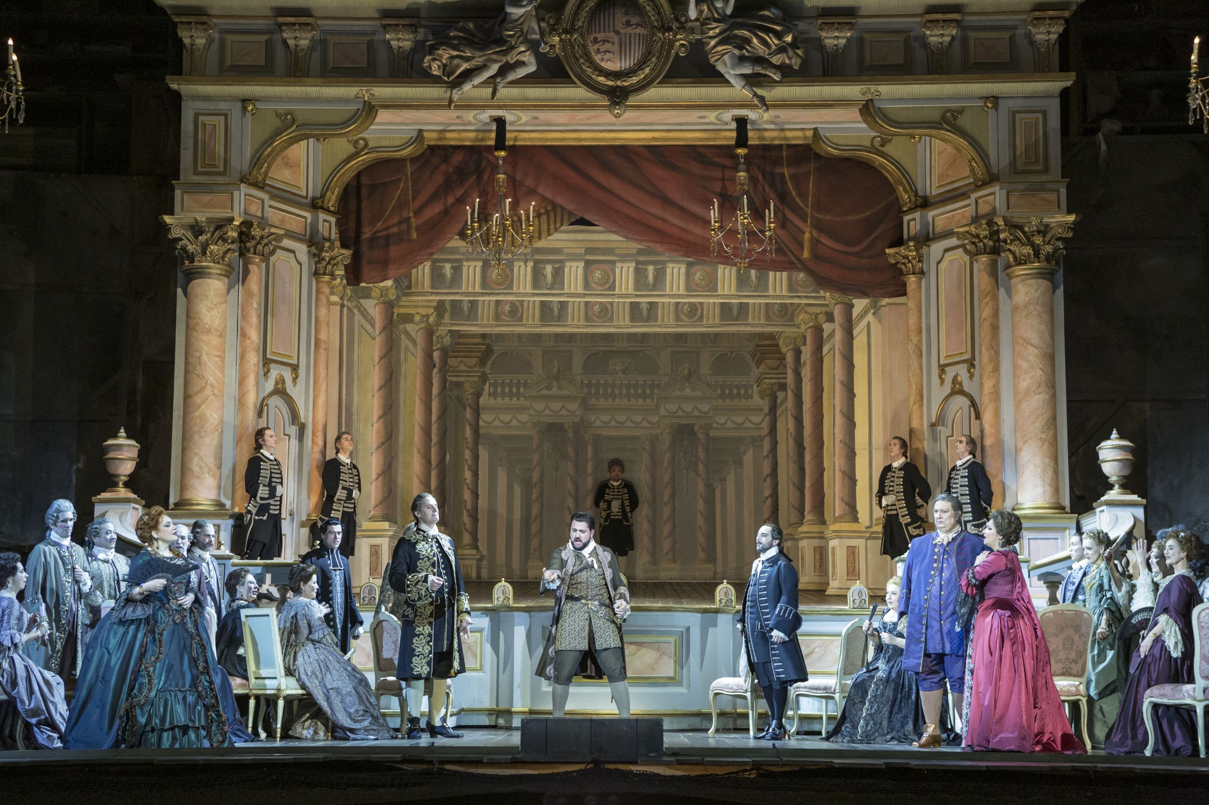 <i>Adriana Lecouvreur</i> à l'Opéra Bastille &copy; Sébastien Mathé / Opéra national de Paris
