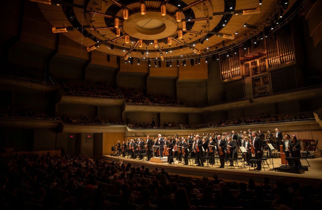 Peter Oundjian and the Toronto Symphony Orchestra in Roy Thomson Hall &copy; Allan Cabral