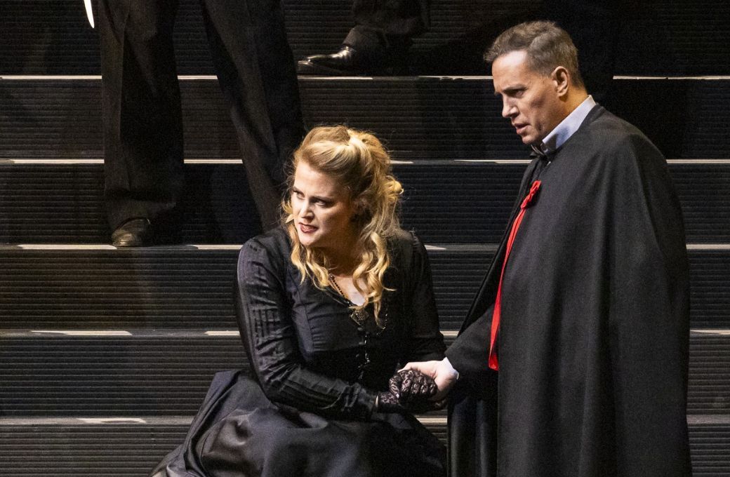 Rachel Willis-Sørensen (Herzogin Elena) und Erwin Schrott (Giovanni da Procida) © Stephan Brückler