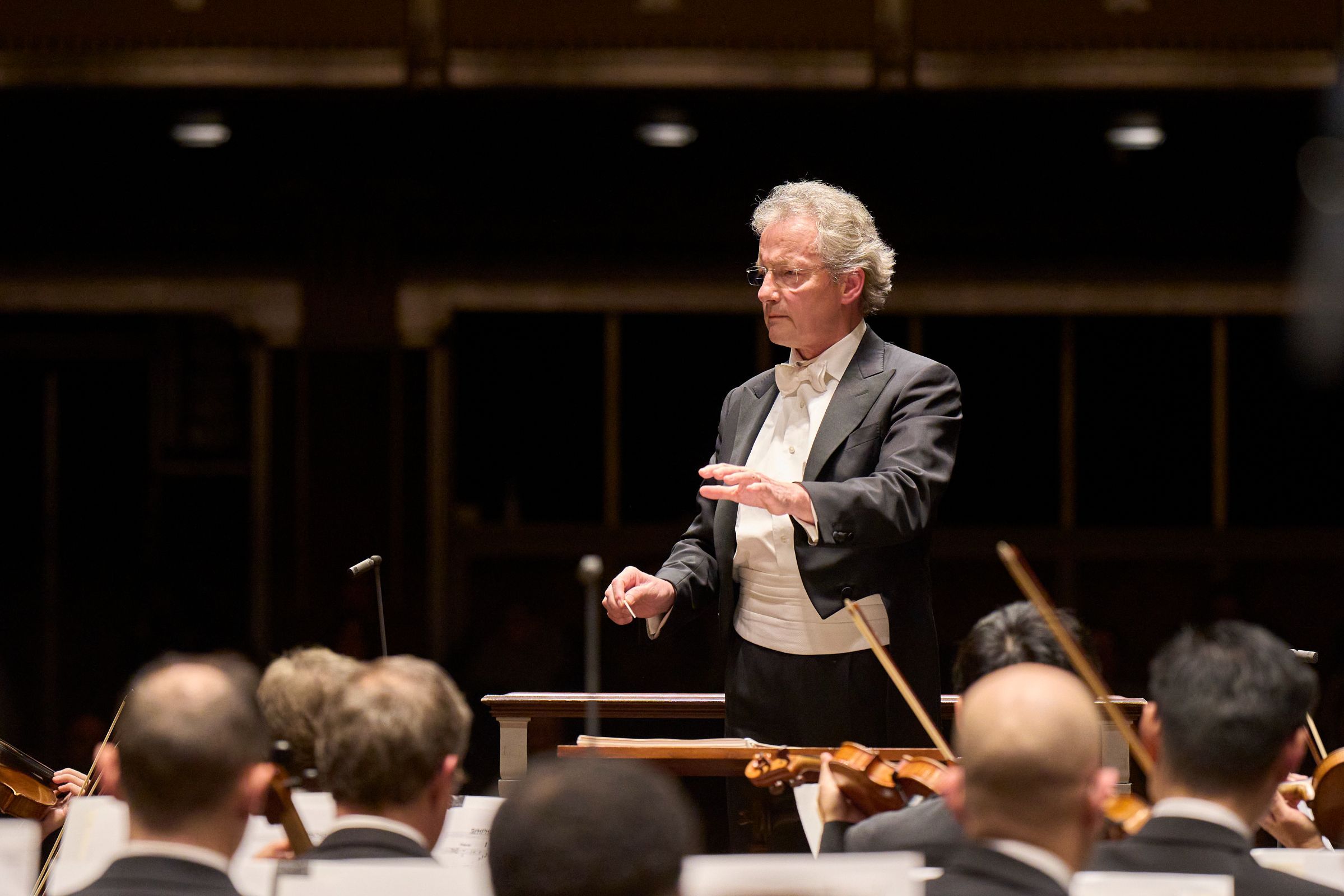 Franz Welser-Möst &copy; Roger Mastroianni, courtesy of The Cleveland Orchestra