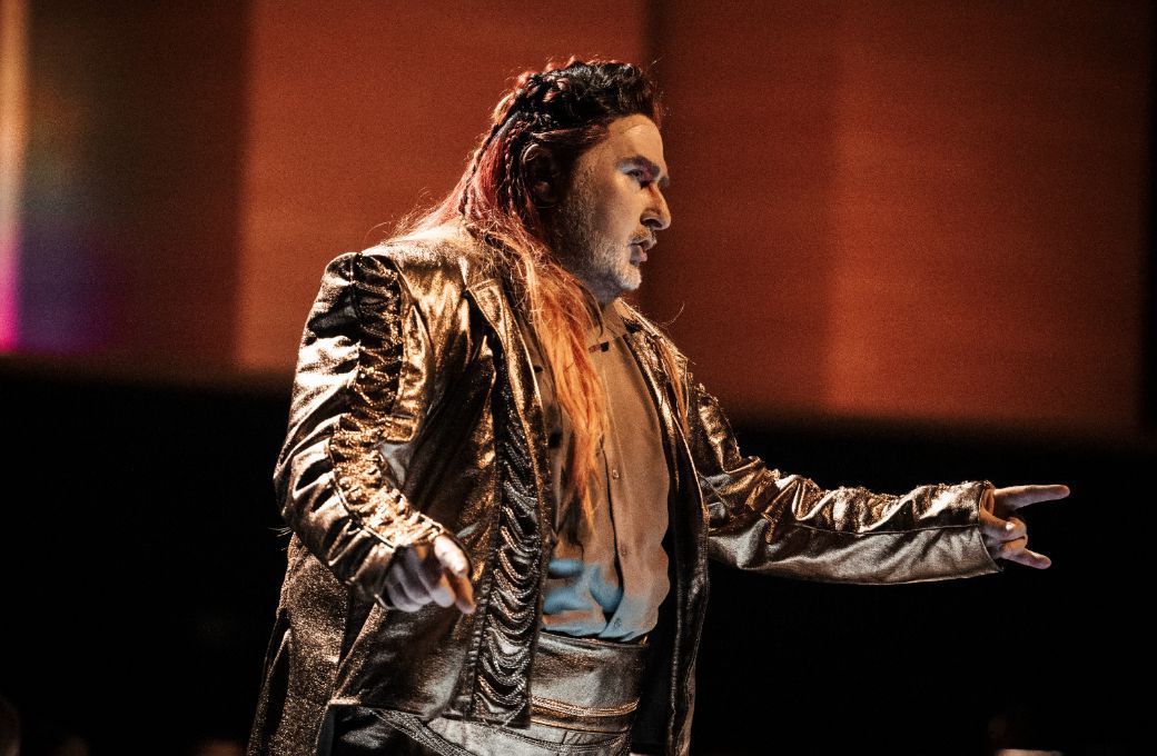 Simon O'Neill (Loge) © Timothy Norris, courtesy of the Los Angeles Philharmonic Association