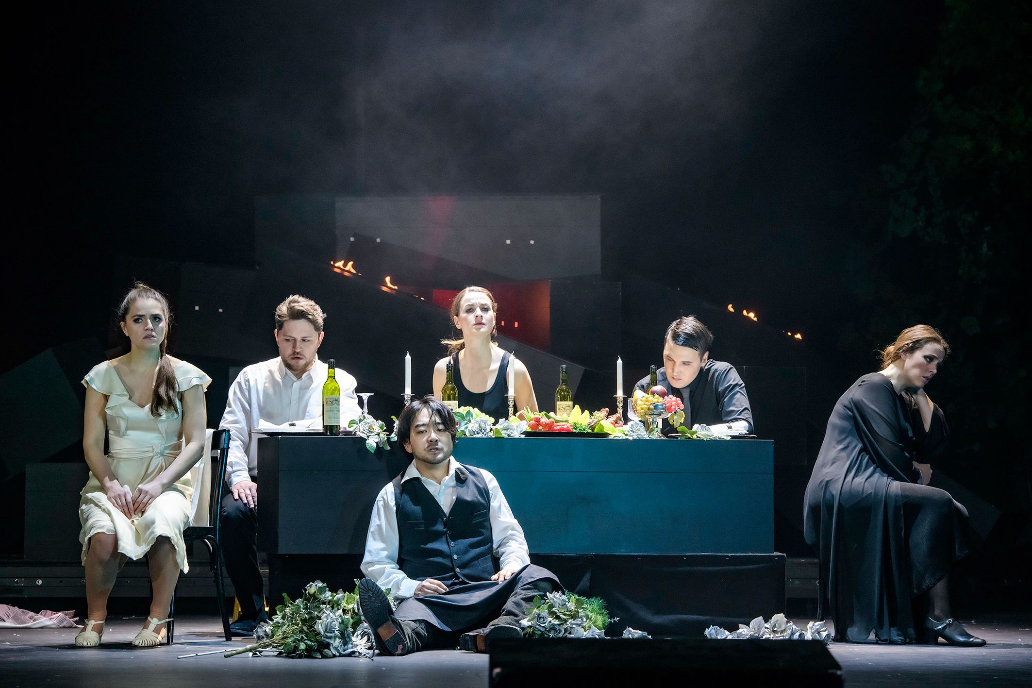 Andromahi Raptis, Demian Matushevskyi, Wonyong Kang, Corinna Scheurle, Sergei Nikolaev, Julia Grüter © Bettina Stöß