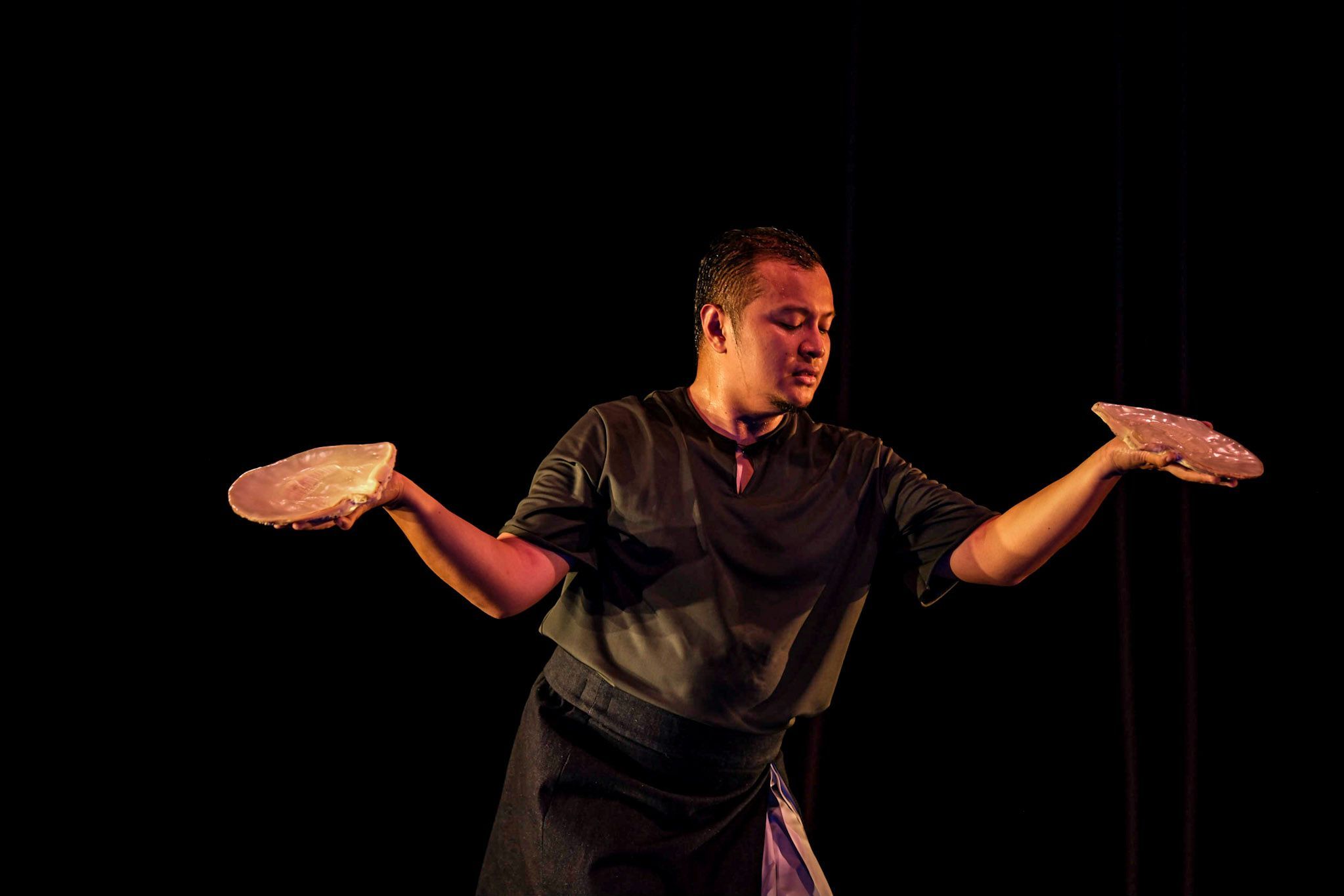Soultari Amin Farid in <i>Mutiara</i> for Marrugeku &copy; Michael Jalaru Torres