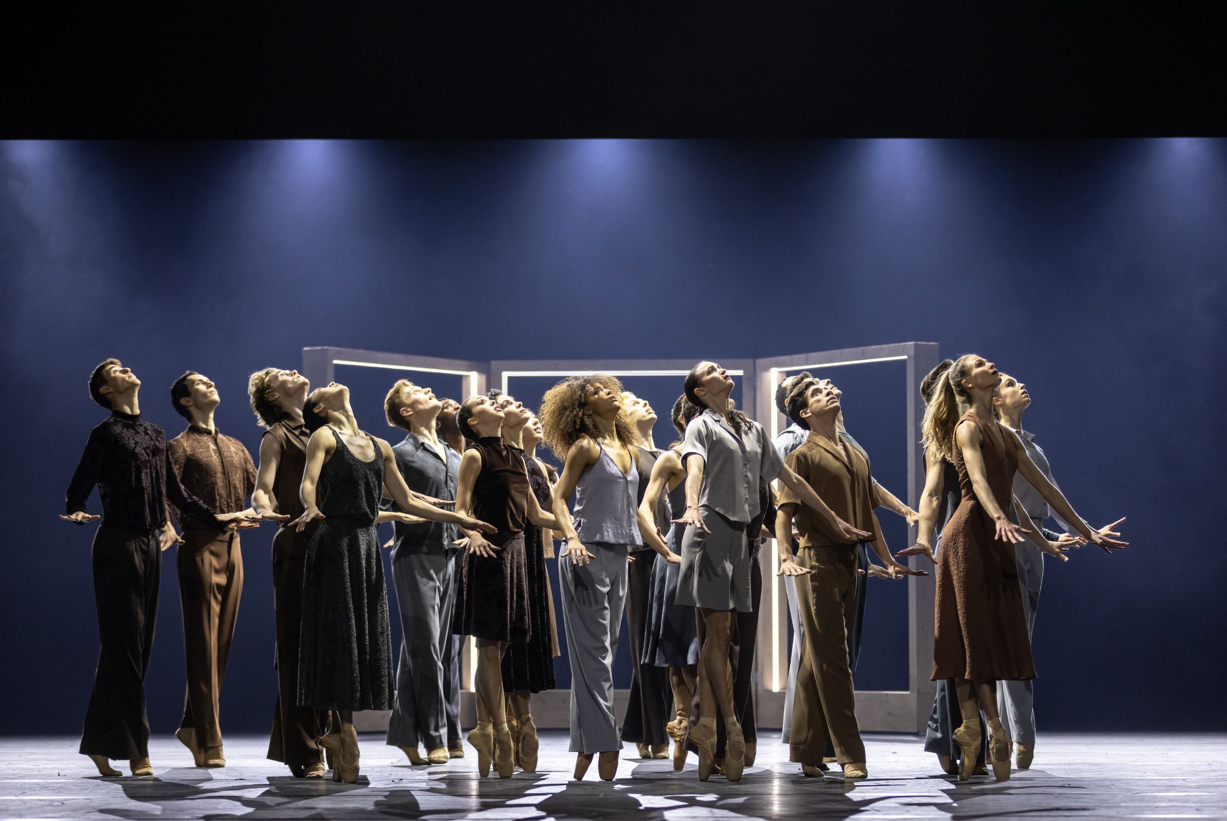 Ballett Zürich and Junior Ballett in Mthuthuzeli November's <i>Rhapsodies</i> © Gregory Batardon