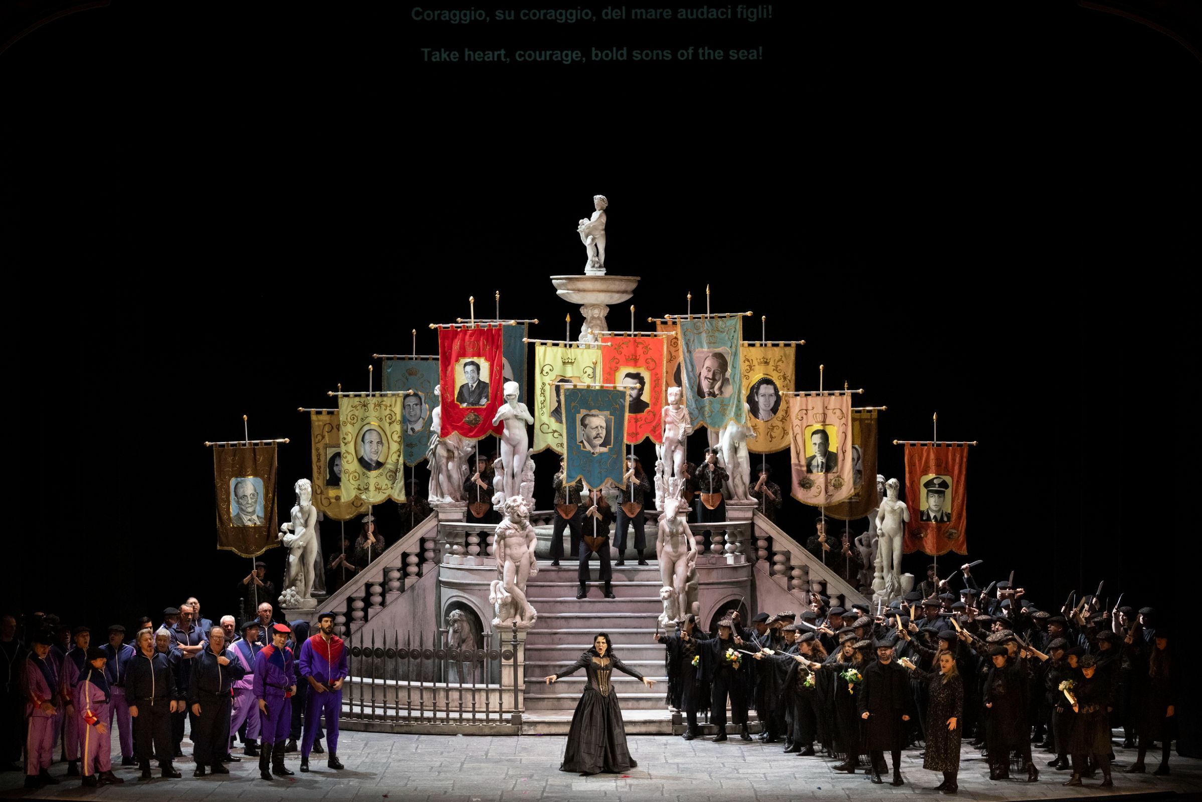 Maria Agresta (Elena) and Coro del Teatro di San Carlo &copy; Luciano Romano