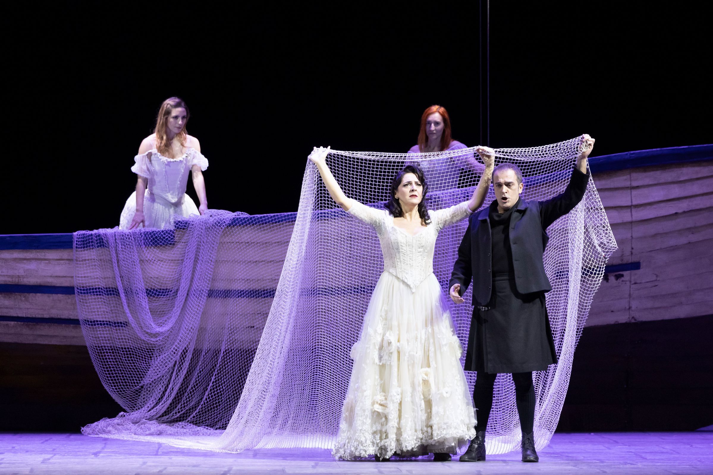 Maria Agresta (Elena) and Piero Pretti (Arrigo) &copy; Luciano Romano