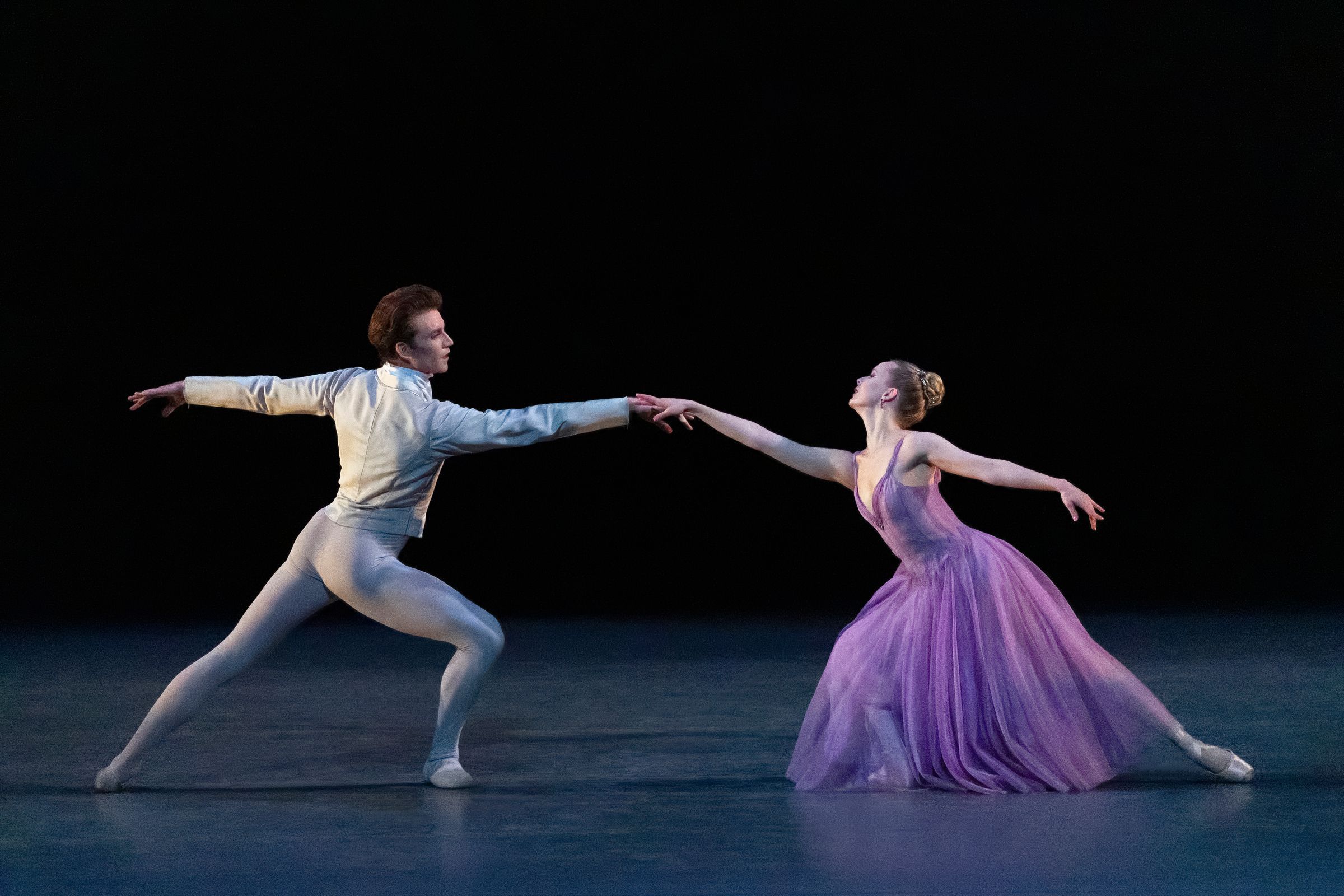 Alec Knight and Olivia MacKinnon in Jerome Robbins’ <i>In the Night</i> &copy; Erin Baiano