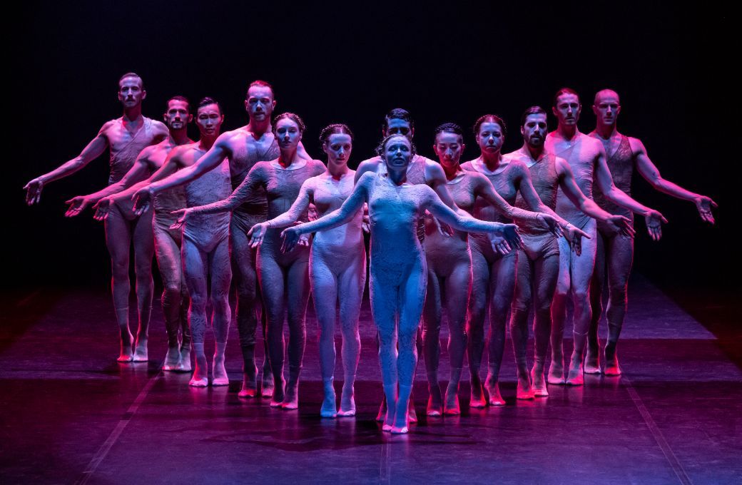 G&ouml;teborgsOperans Danskompani in Sharon Eyal's <i>Saaba</i> &copy; Lennart Sj&ouml;berg