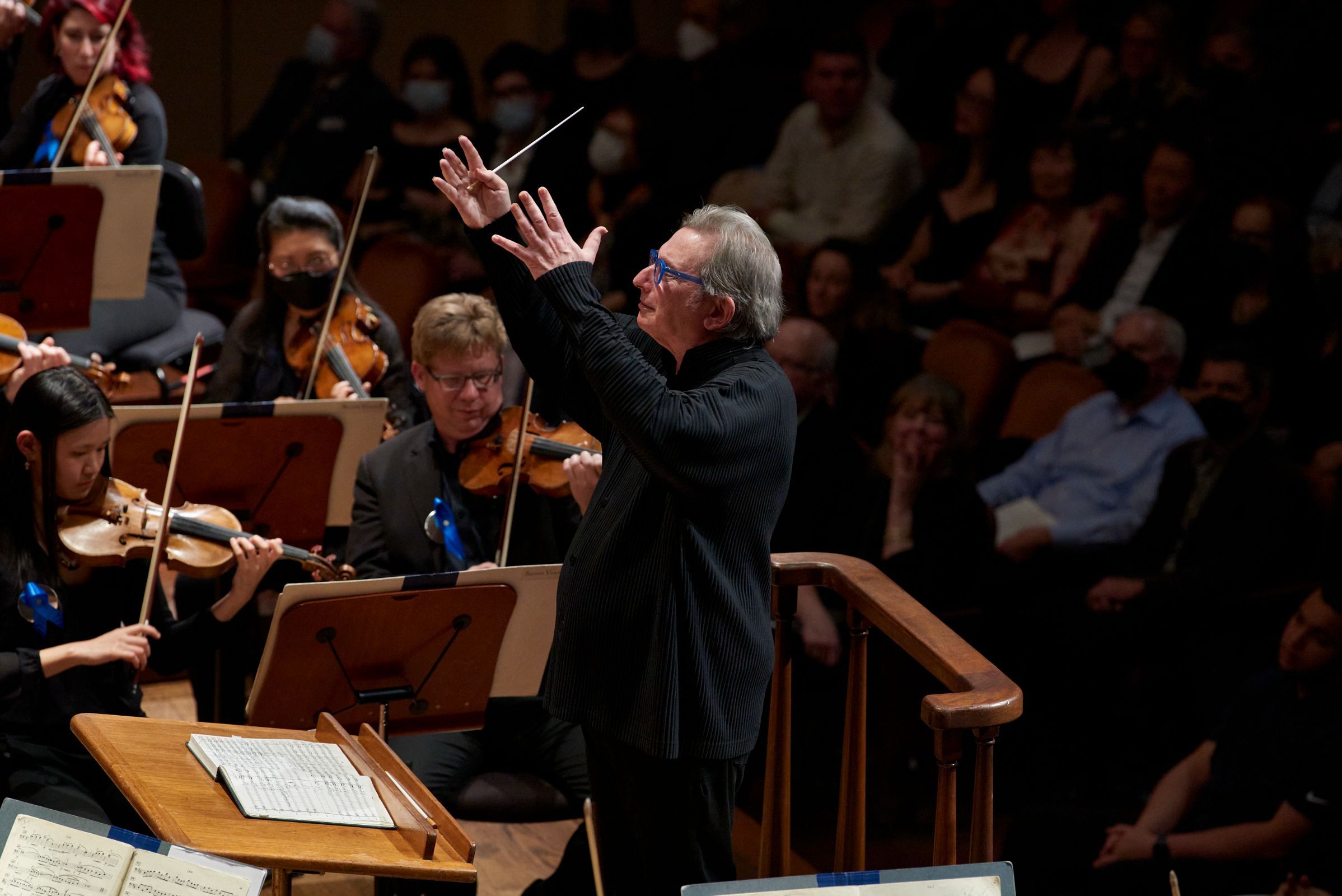 Michael Tilson Thomas conducts the San Francisco Symphony &copy; Stefan Cohen