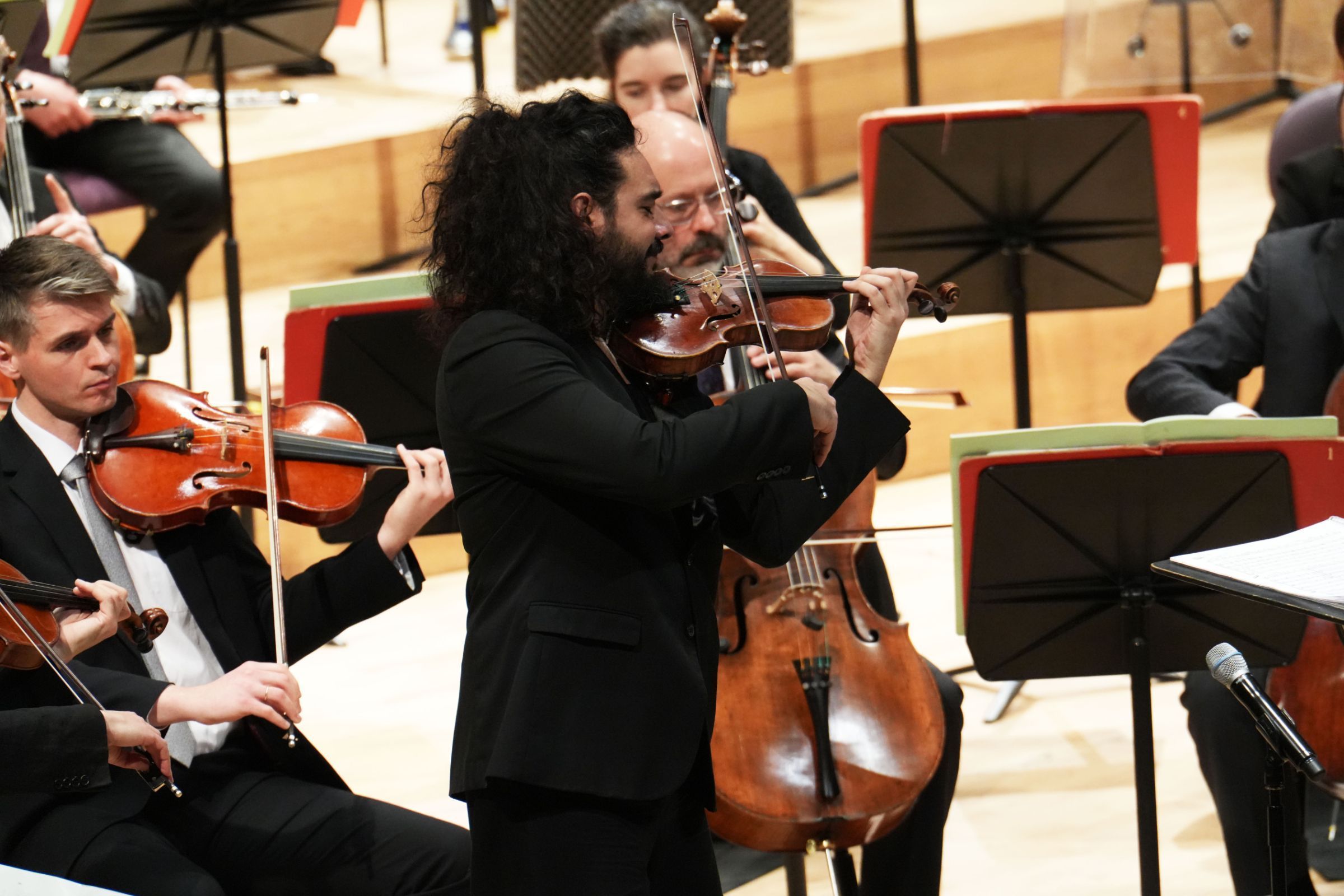 Nemanja Radulović and the Hallé &copy; Alex Burns | The Hallé