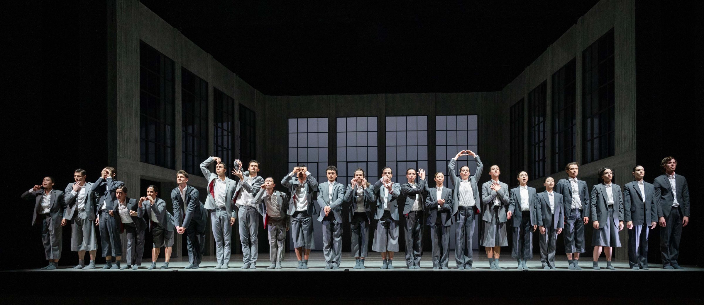 Ensemble Ballett am Rhein in Dominique Dumais’ <i>A Kiss to the World</i> © Ingo Schäfer