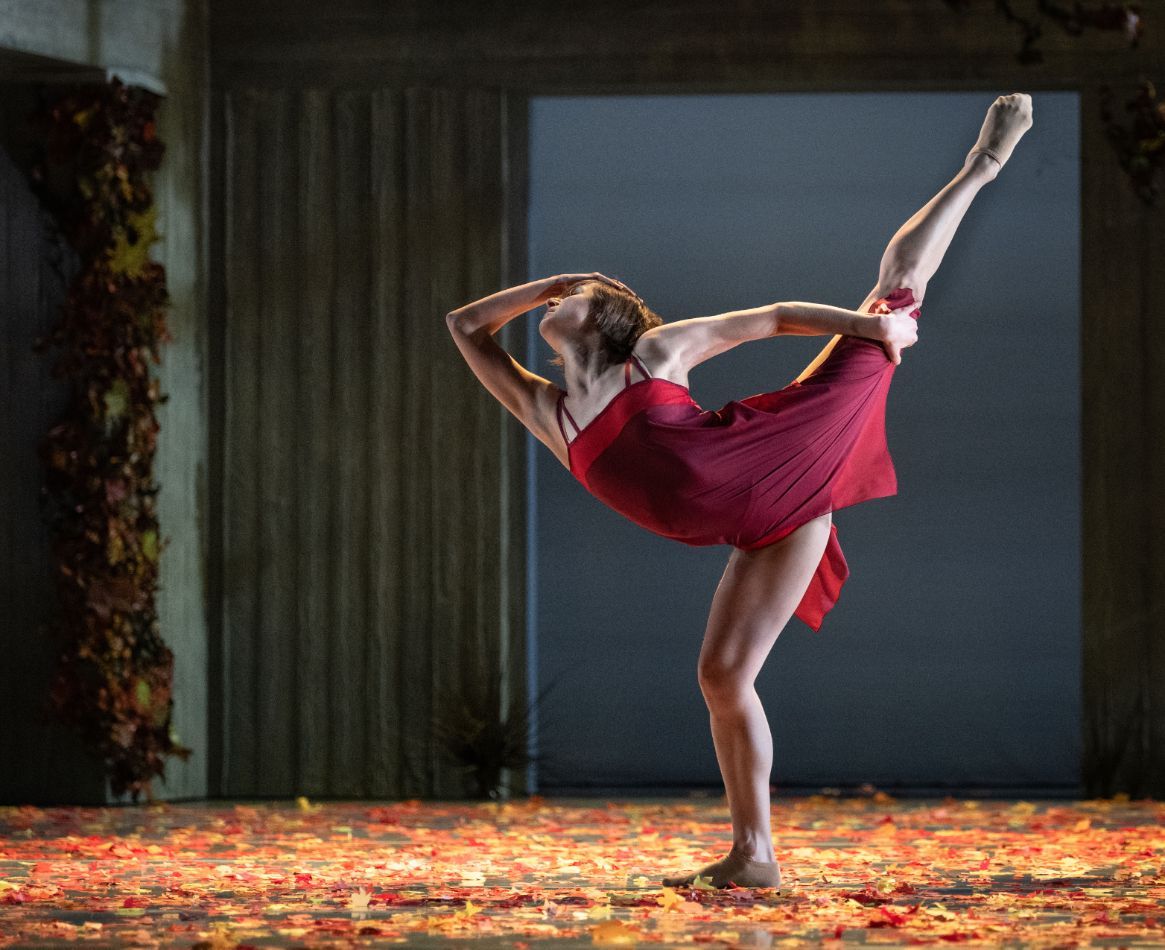 Marta Andreitsiv in Dominique Dumais’ <i>A Kiss to the World</i> © Ingo Schäfer
