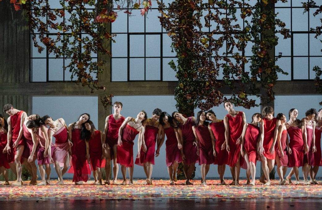 Ensemble Ballett am Rhein in Dominique Dumais’ <i>A Kiss to the World</i> © Ingo Schäfer