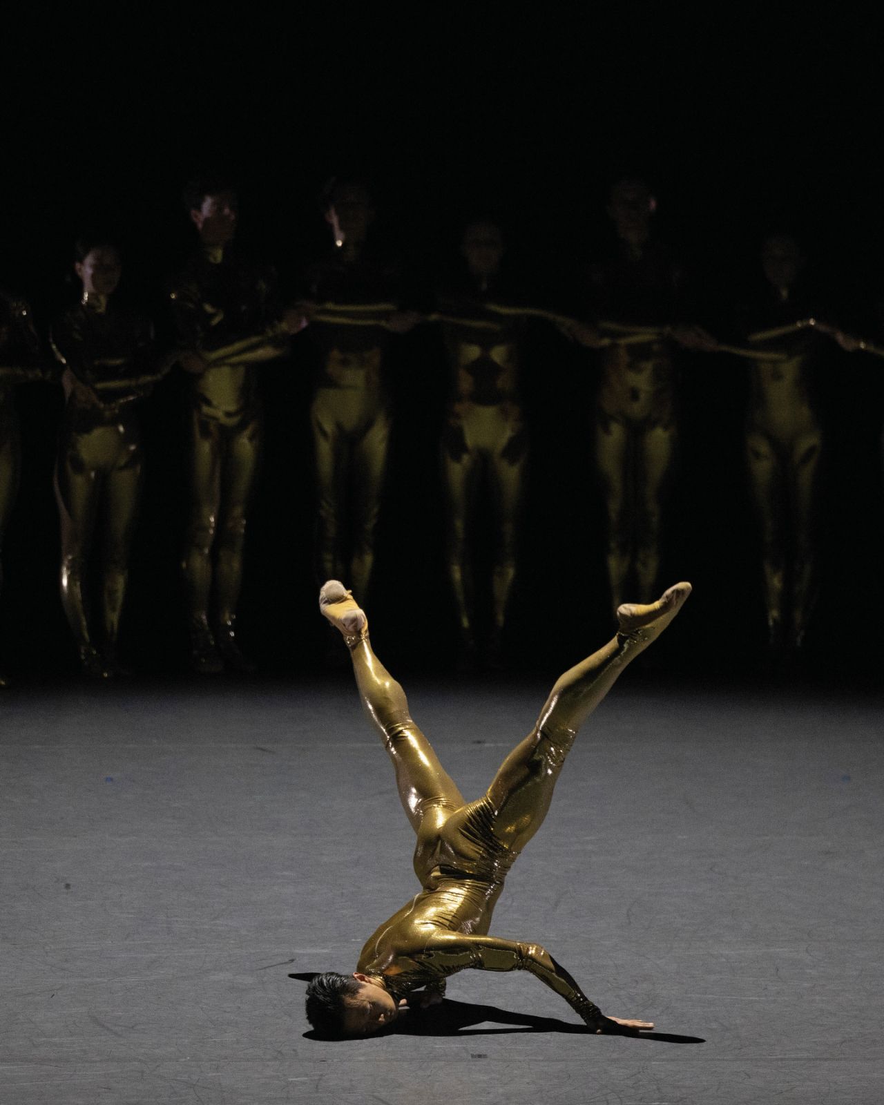 Wei Wang in Aszure Barton and Sam Shepherd's <i>Mere Mortals</i> &copy; Chris Hardy