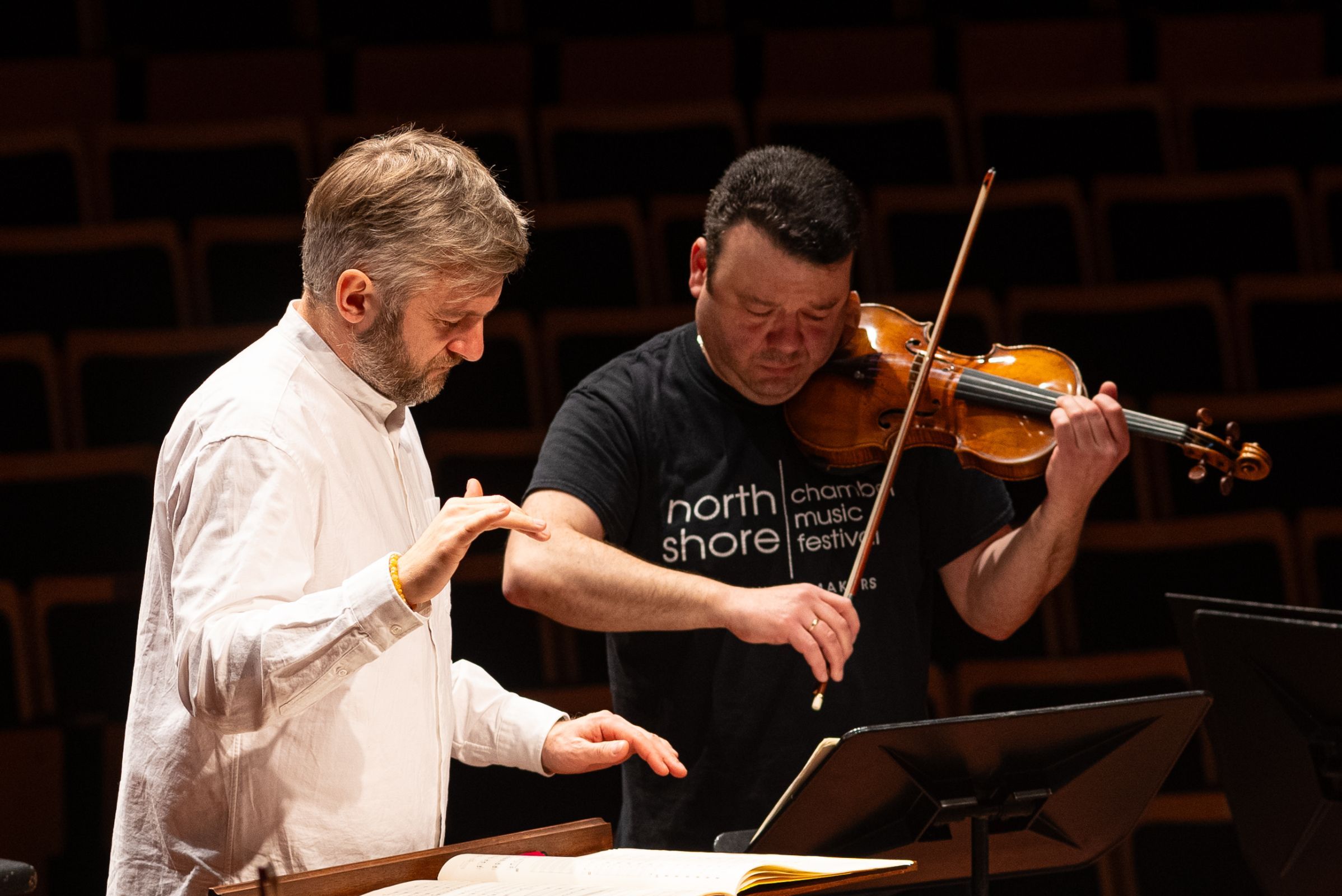 Kirill Karabits and Vadim Gluzman in rehearsal &copy; Bournemouth Symphony Orchestra