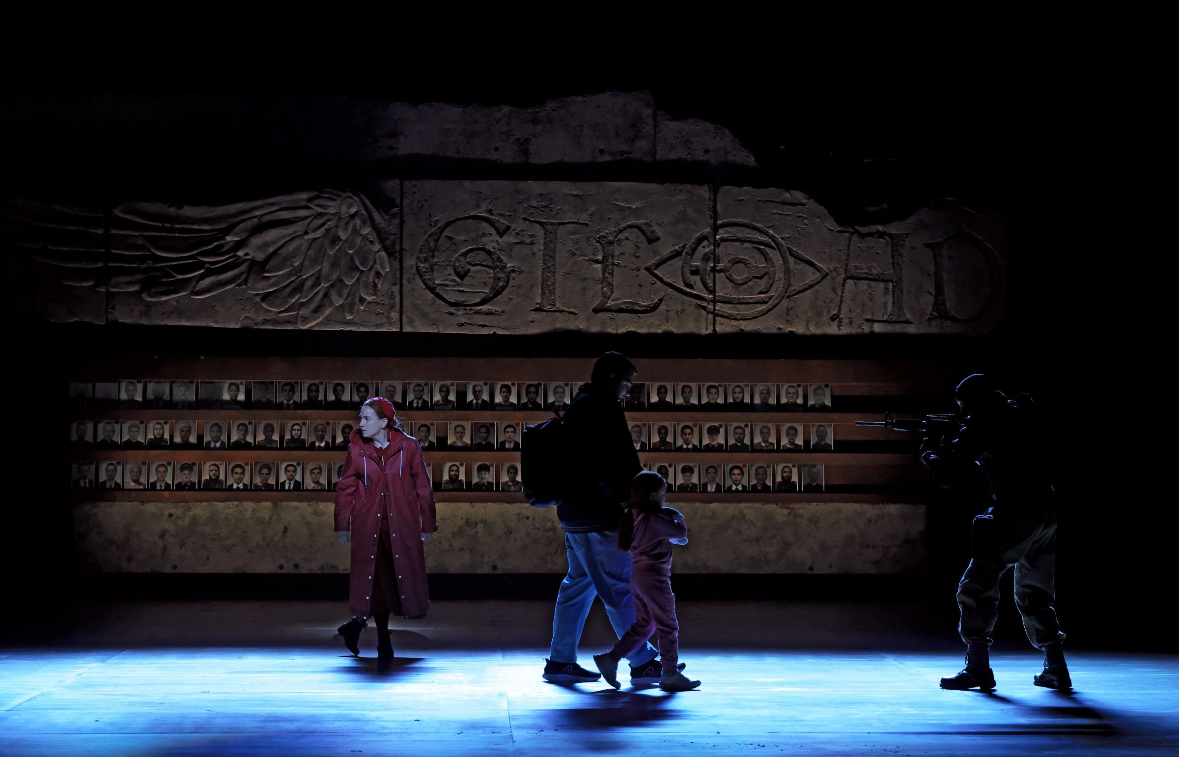 Kate Lindsey (Offred), John Findon (Luke) and Elsi McDonald (Daughter) &copy; ENO | Zoe Martin