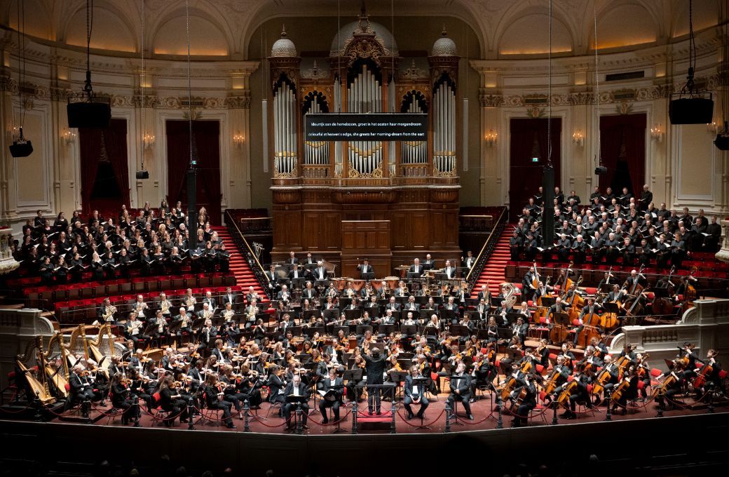 Riccardo Chailly dirigiert Arnold Schönbergs <i>Gurre-Lieder</i> © Simon Van Boxtel