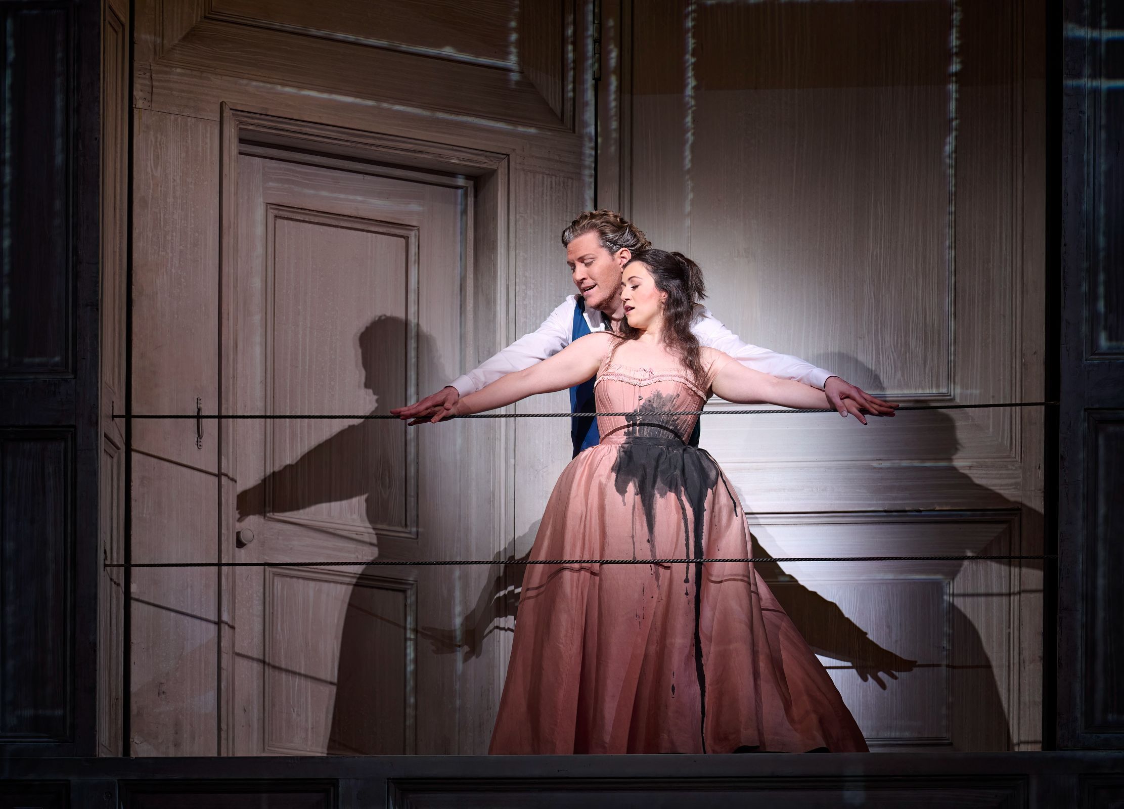 Gordon Bintner (Don Giovanni) and Mané Galoyan (Donna Anna) © Michael Cooper