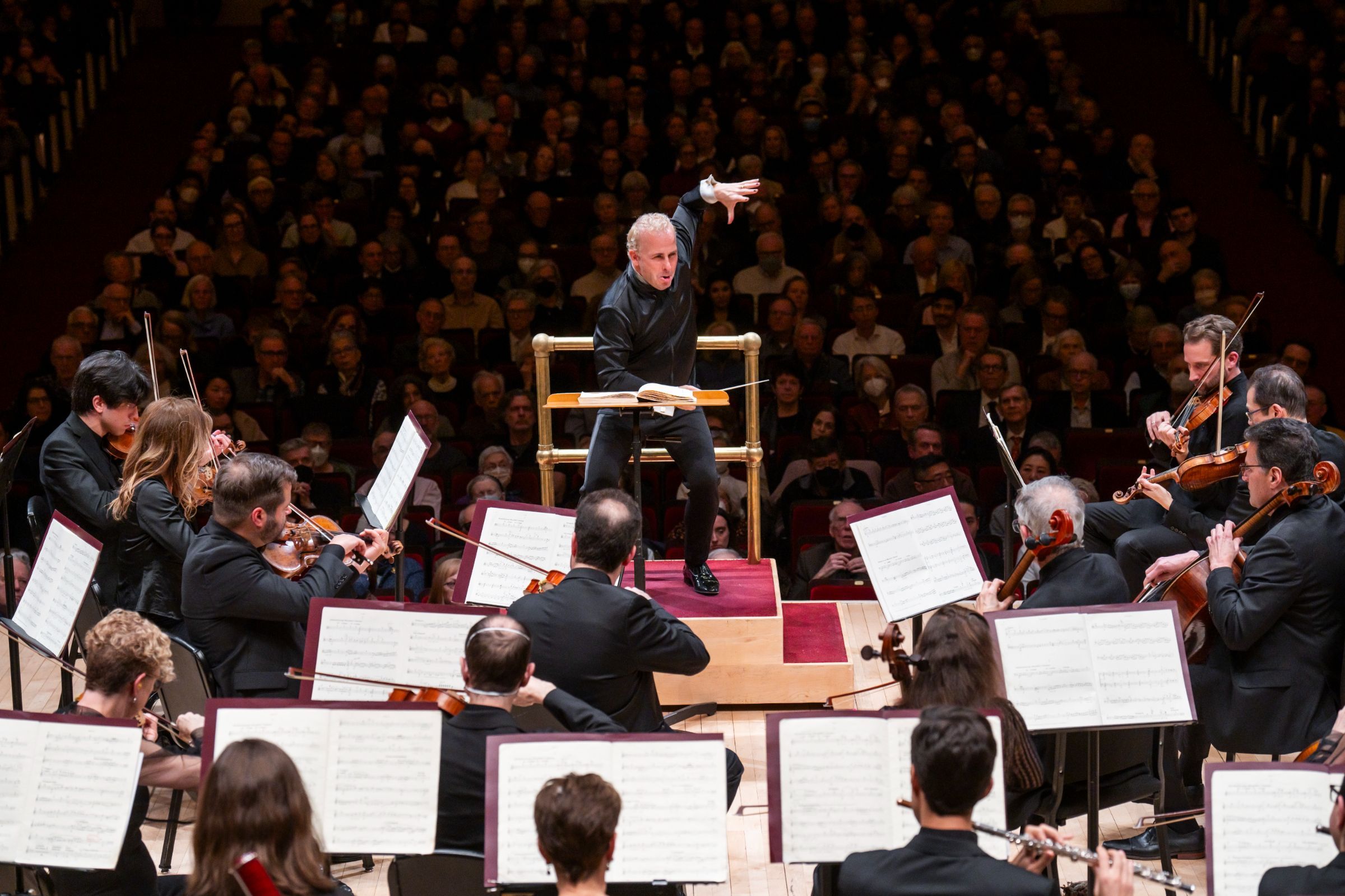 Yannick Nézet-Séguin conducts the Met Orchestra in Carnegie Hall &copy; Chris Lee