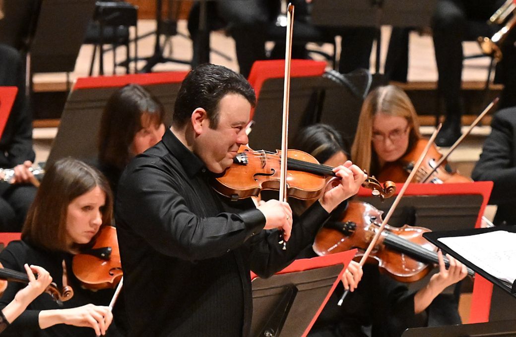 Vadim Gluzman and the Philharmonia © Philharmonia Orchestra | Mark Allan