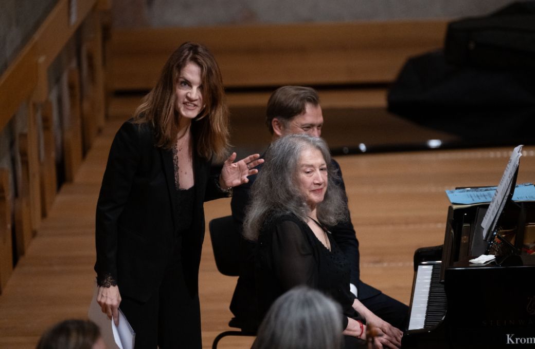 Annie Dutoit-Argerich, Amrtha Argerich et un tourneur de pages de prestige &copy; Rapha&euml;l Faux