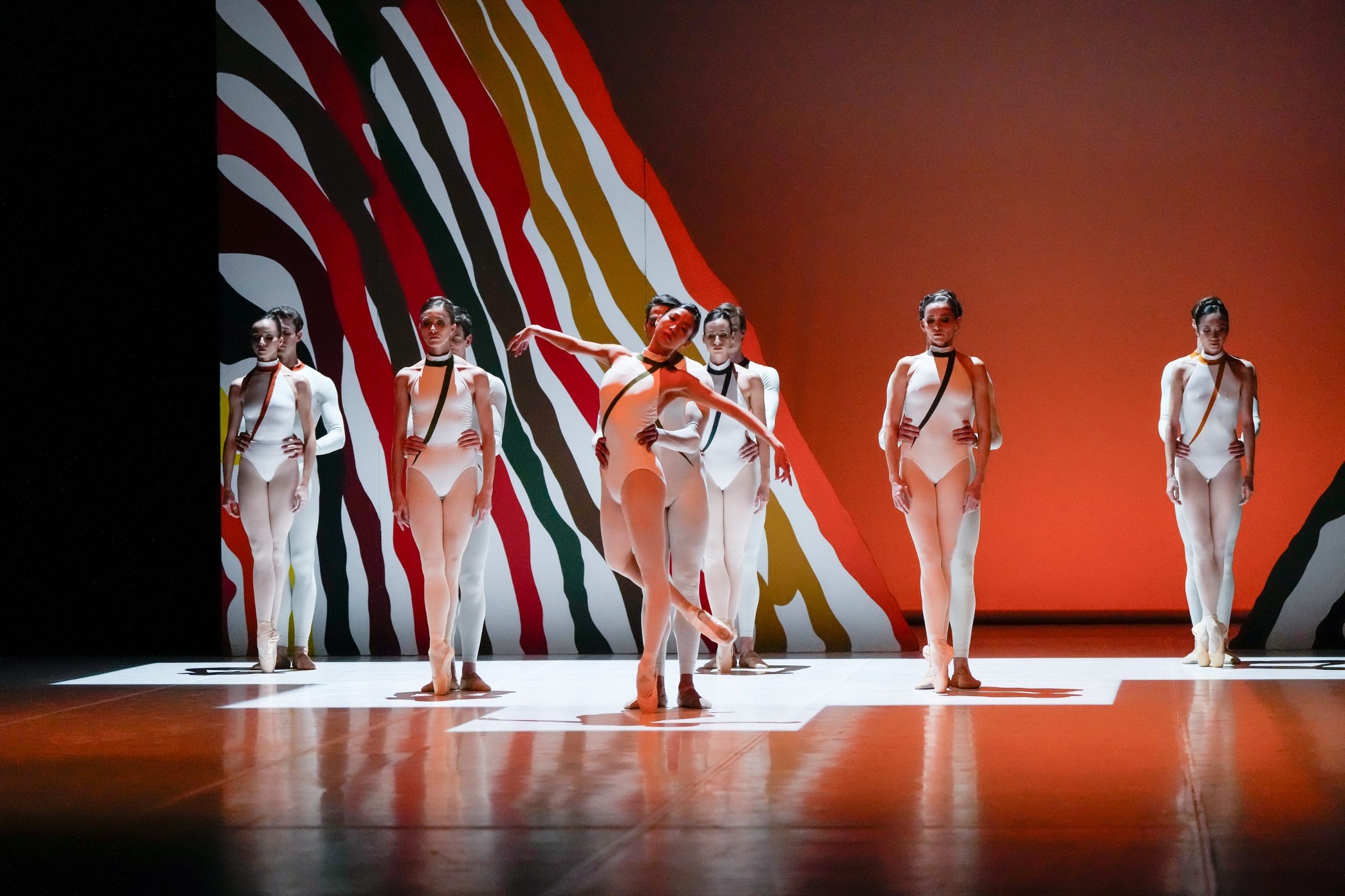 <i>The Seventh Symphony</i>: Agnes Su, Jason Reilly und Ensemble © Roman Novitzky