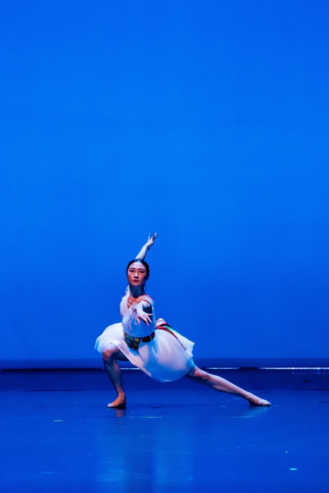 Soobin Lee in Kristóf Várnargy's <i>Dance Suite</i> &copy; Valter Berecz