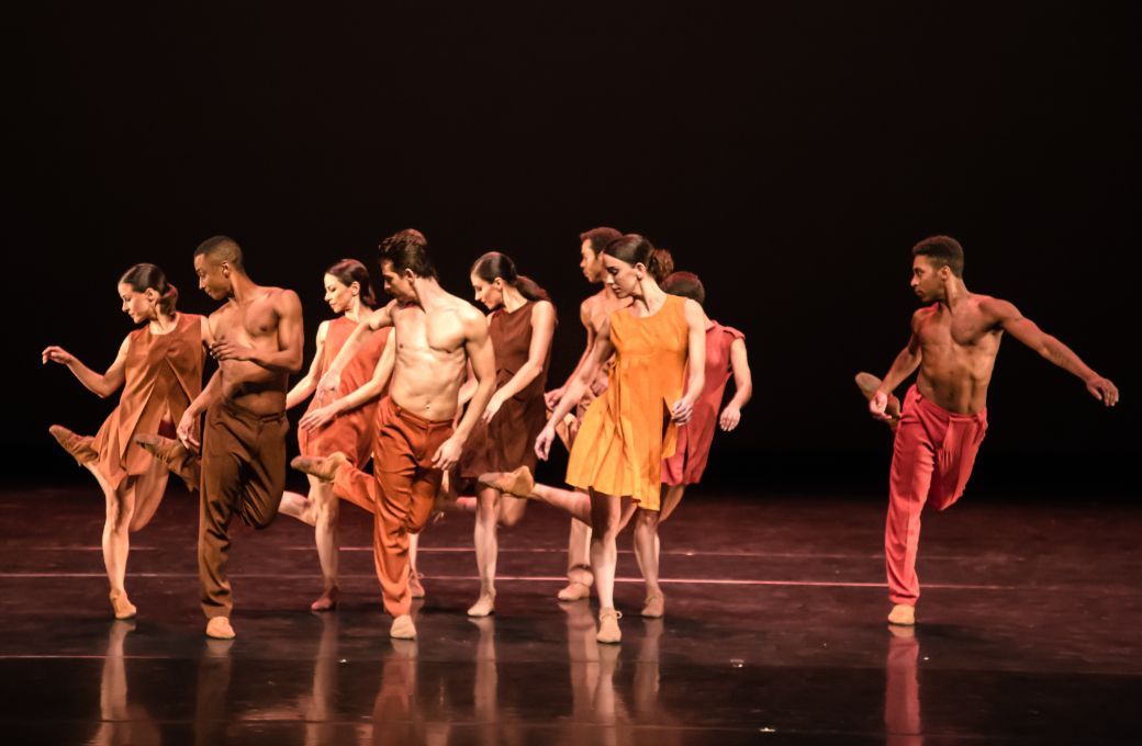São Paulo Companhia de Dança in Cassi Abranches’ <i>Agora</i> © Camilo Munoz and Iari Davies