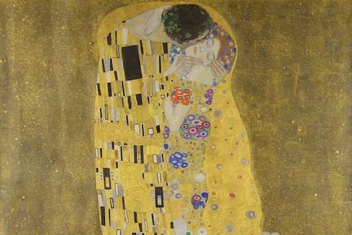 Der Kuss (The Kiss) by Gustav Klimt © Public domain