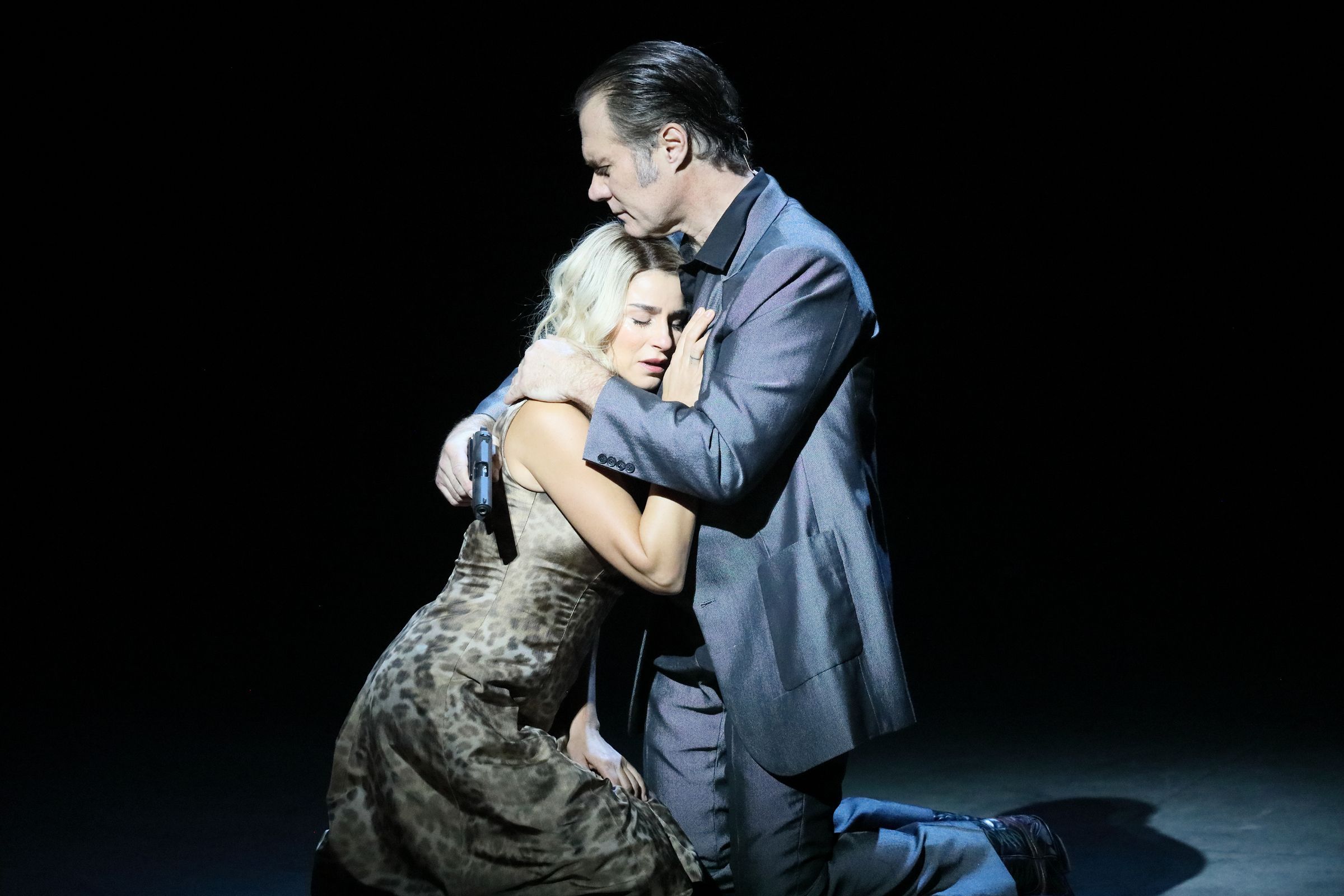 Asmik Grigorian (Lisa) und Brandon Jovanovich (Hermann) © Wilfried Hösl