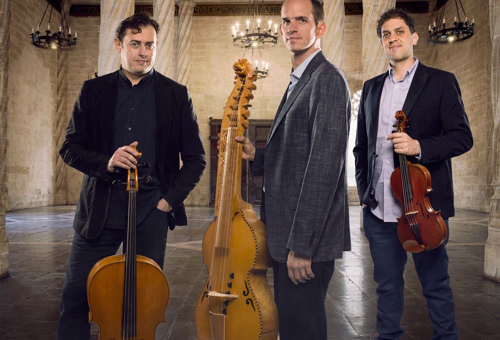 Alex Friedhoff (chelo), Matthew Baker (baritón) y Estevan de Almeida Reis (viola). © Alex Baker