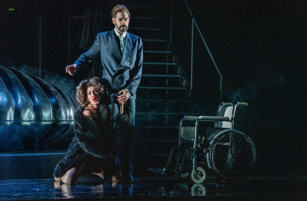 Laura Bohn (Duchess) and John Savournin &copy; Marco Borggreve