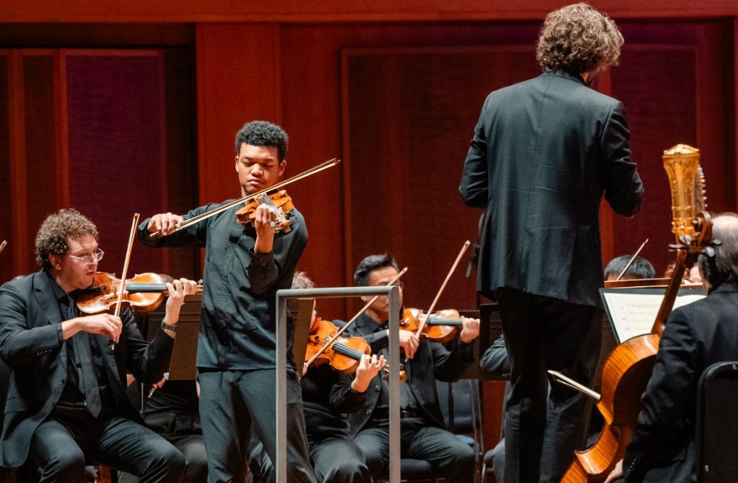 Randall Goosby, Christian Reif and the Seattle Symphony &copy; Brandon Patoc